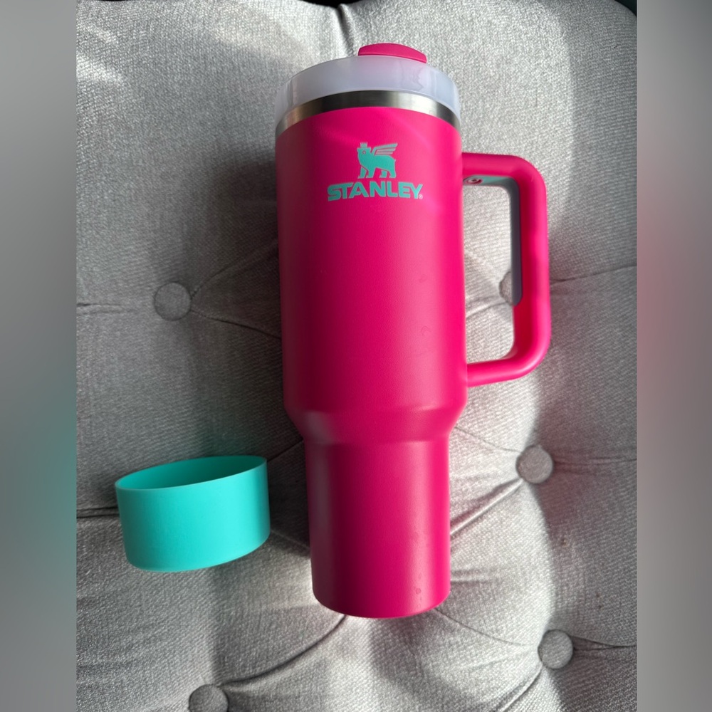 Stanley Fuchsia Travel Mug with Teal Lid